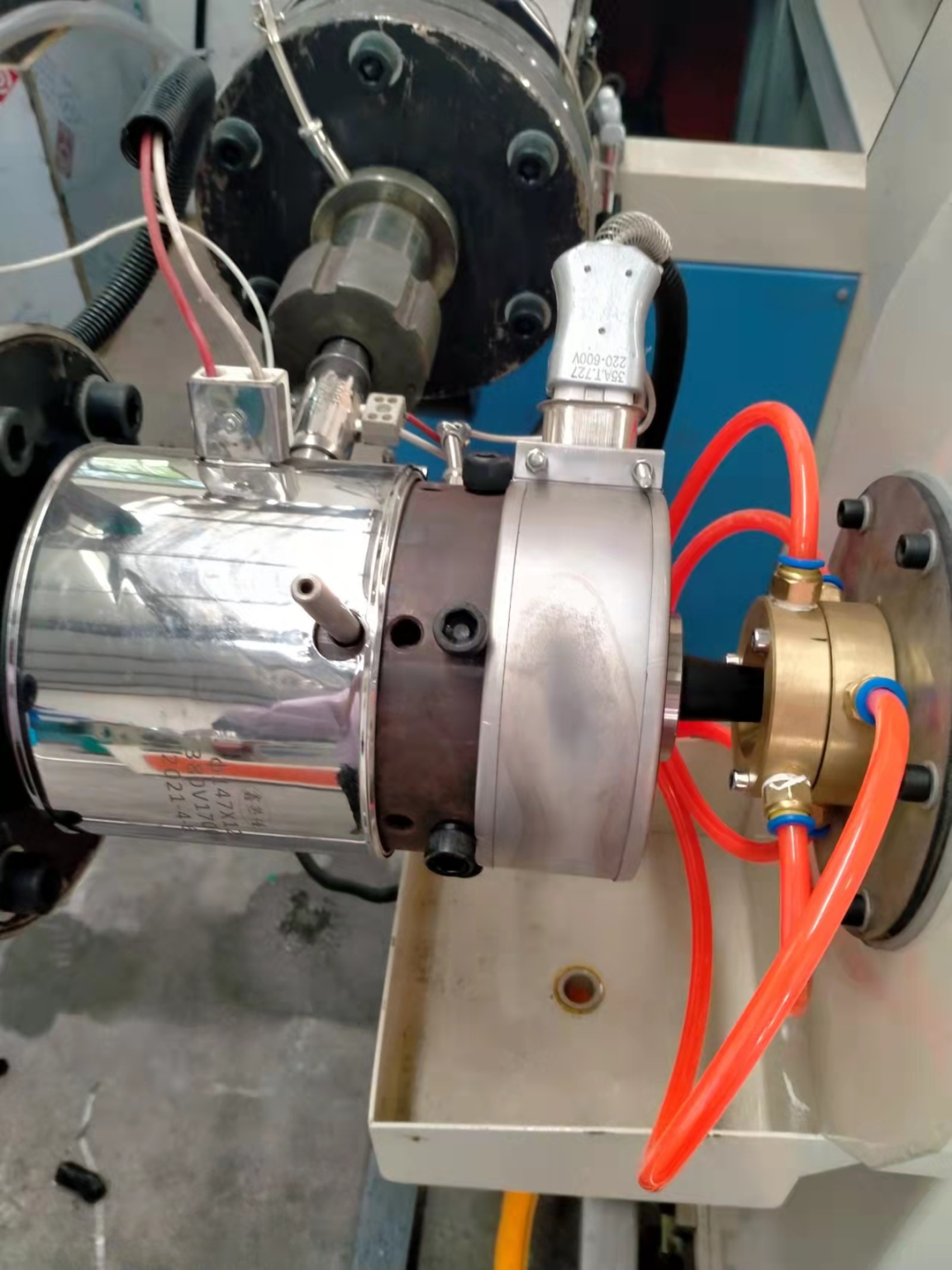 Model; Adhesive Lined Dual Wall Heat Shrink Tubing CoExtruder Heat